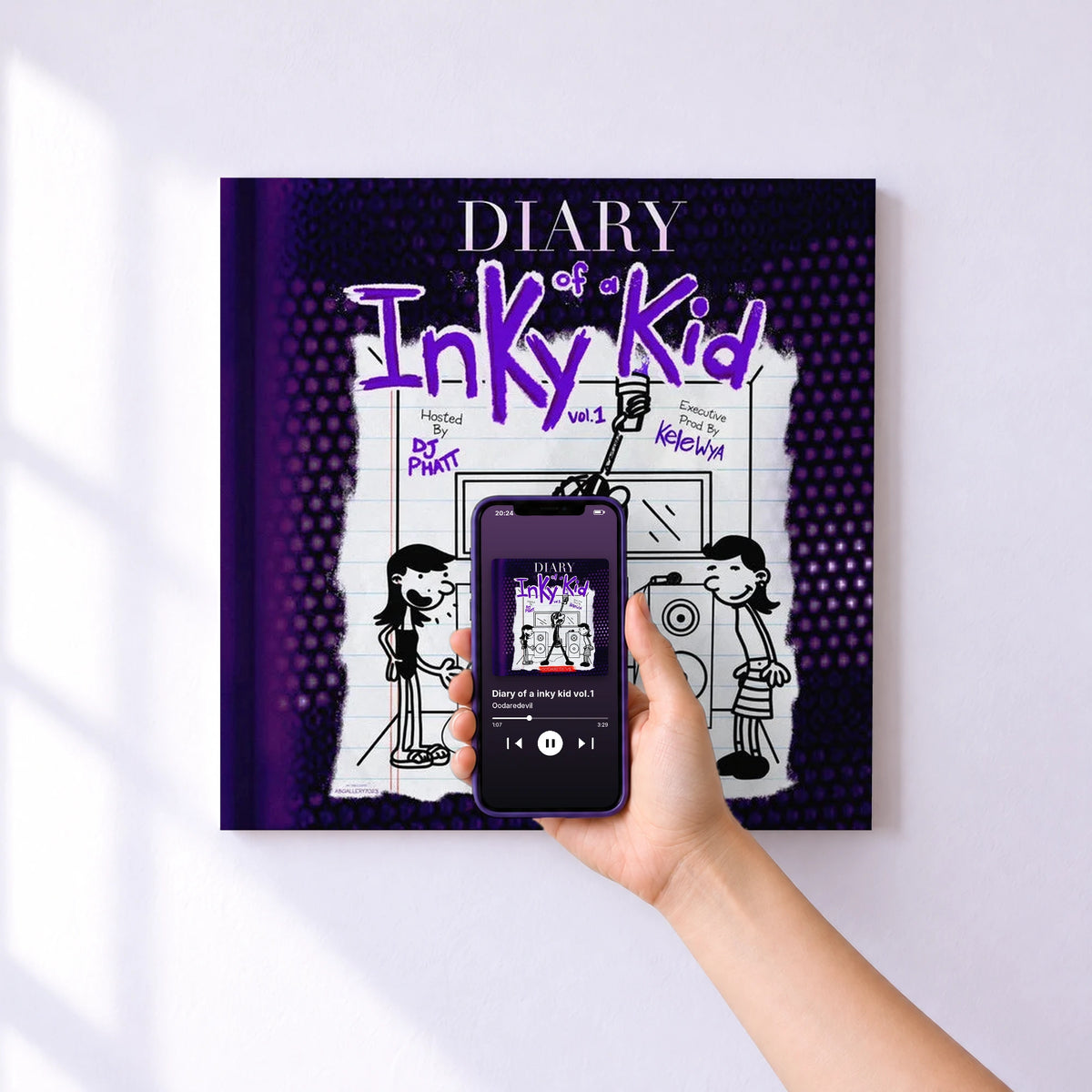 Affiche connectée Diary of a inky kid vol.1 de Oodaredevil au mur : l'album se lance en approchant le téléphone