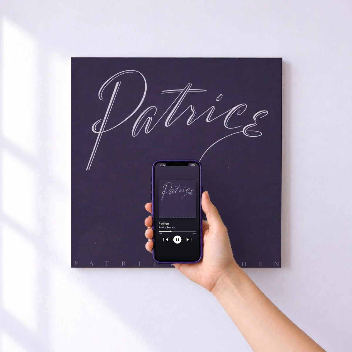 Affiche connectée Patrice de Patrice Rushen au mur : l'album se lance en approchant le téléphone
