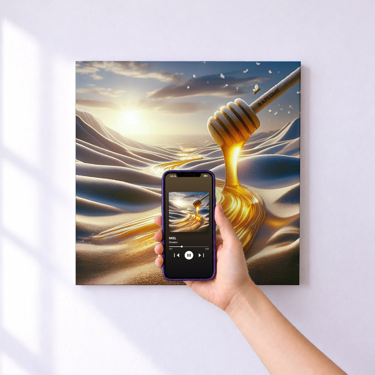 Affiche connectée MIEL de Shades au mur : l'album se lance en approchant le téléphone