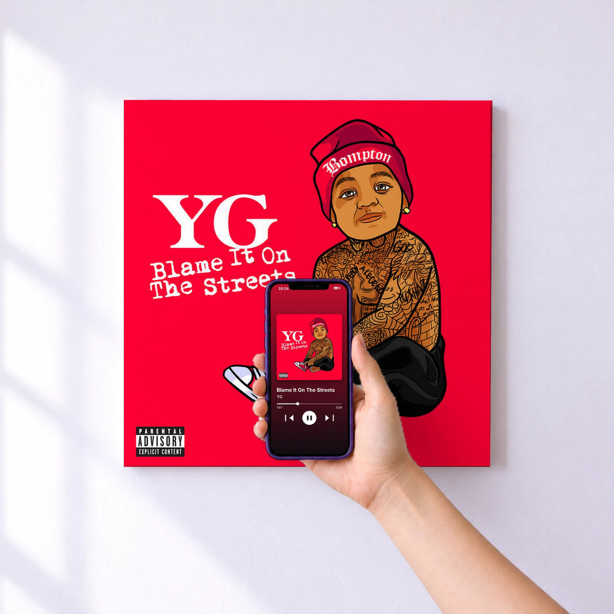 Affiche connectée Blame It On The Streets de YG au mur : l'album se lance en approchant le téléphone