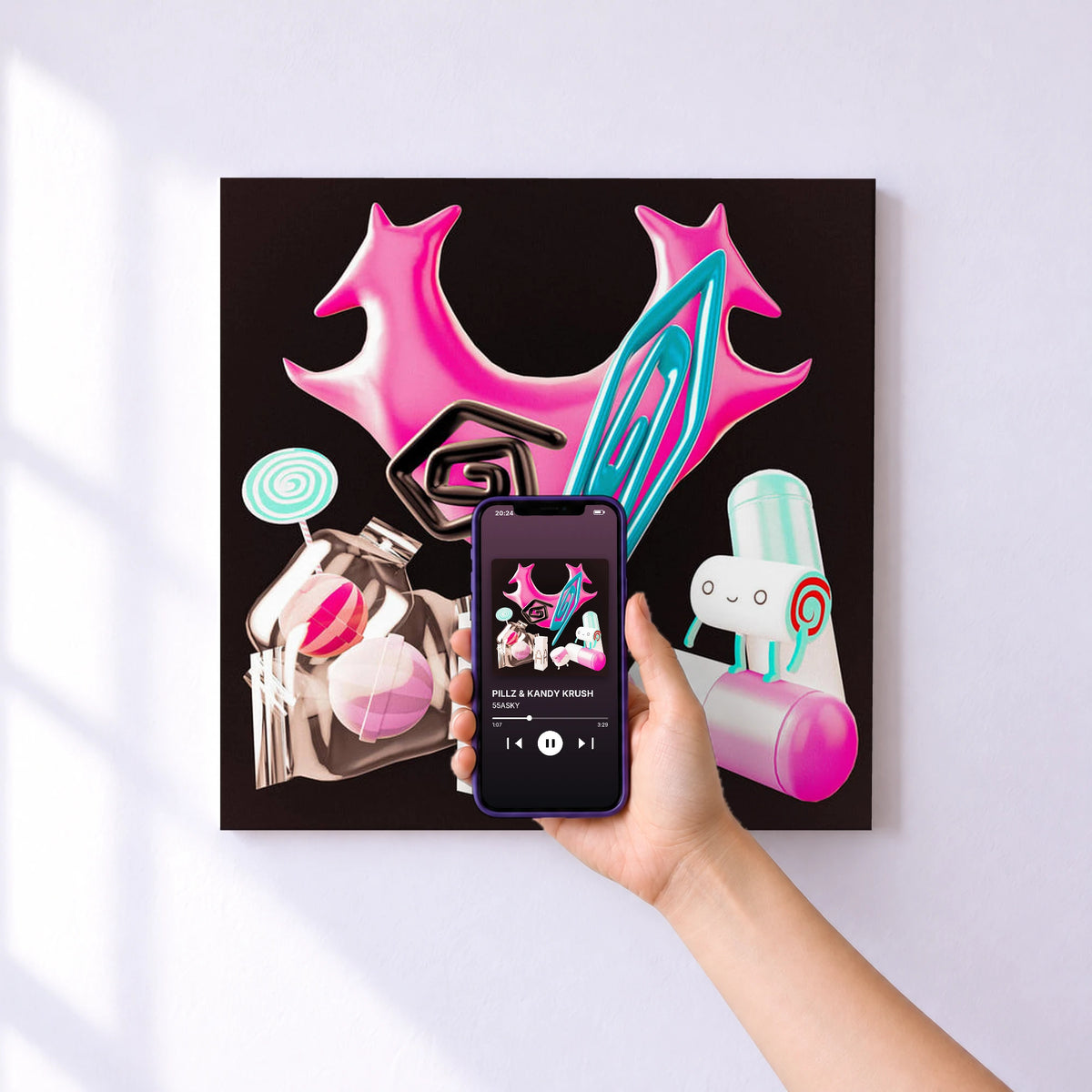 Affiche connectée PILLZ & KANDY KRUSH de 55ASKY au mur : l'album se lance en approchant le téléphone
