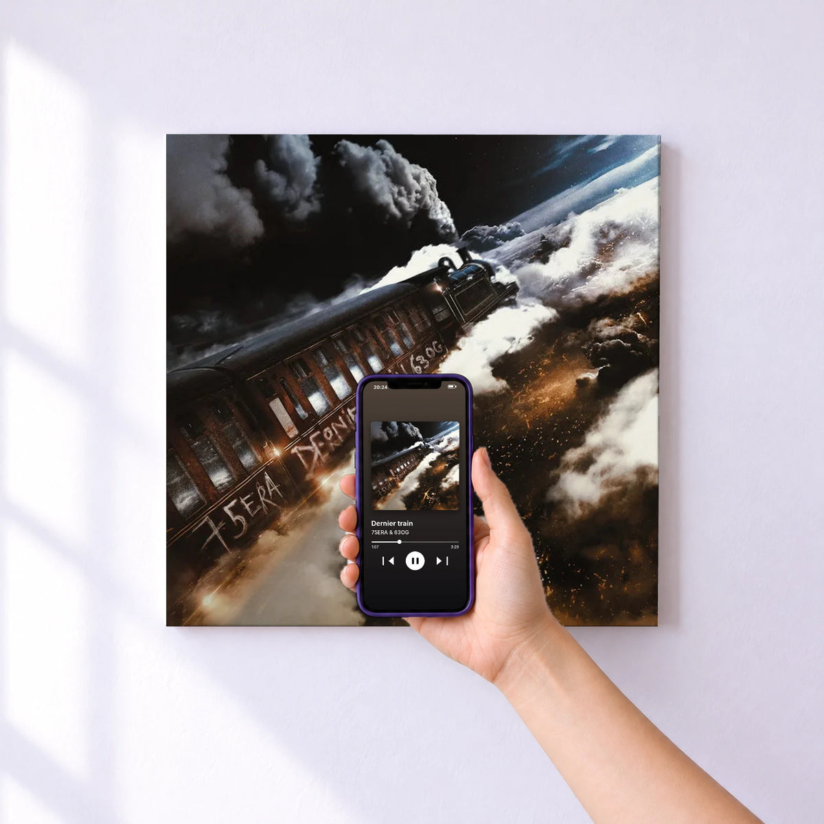 Affiche connectée Dernier train de 75ERA & 63OG au mur : l'album se lance en approchant le téléphone