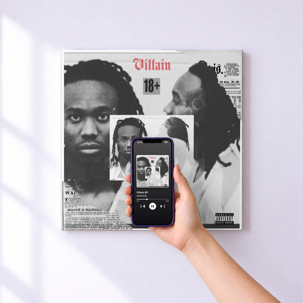 Affiche connectée Villain EP de ApolloRed1 au mur : l'album se lance en approchant le téléphone