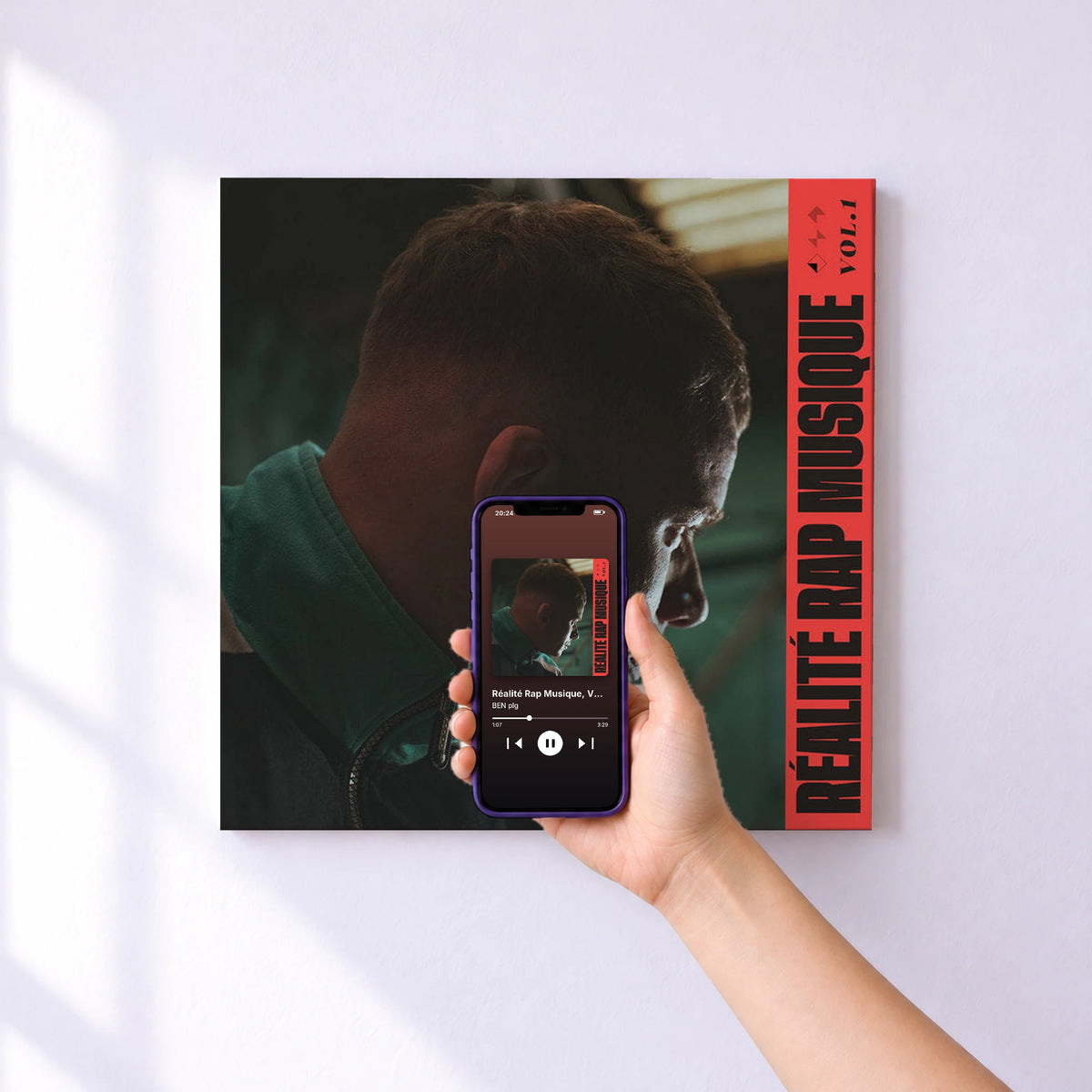 Affiche connectée Réalité Rap Musique, Vol. 1 de BEN plg au mur : l'album se lance en approchant le téléphone