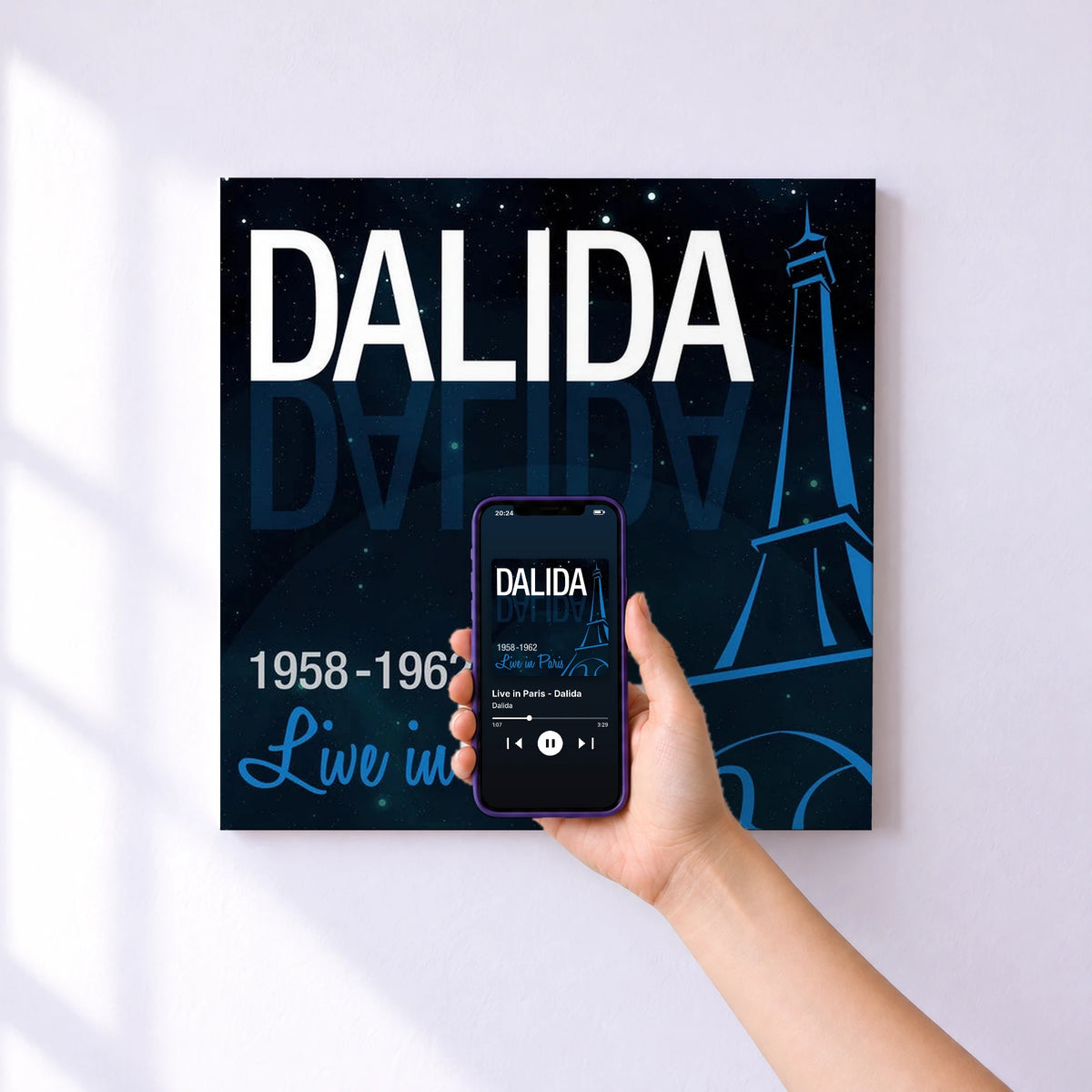 Affiche connectée Live in Paris - Dalida de Dalida au mur : l'album se lance en approchant le téléphone