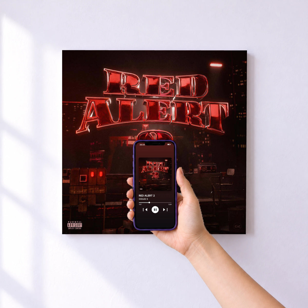 Affiche connectée RED ALERT 2 de DEELEE S au mur : l'album se lance en approchant le téléphone