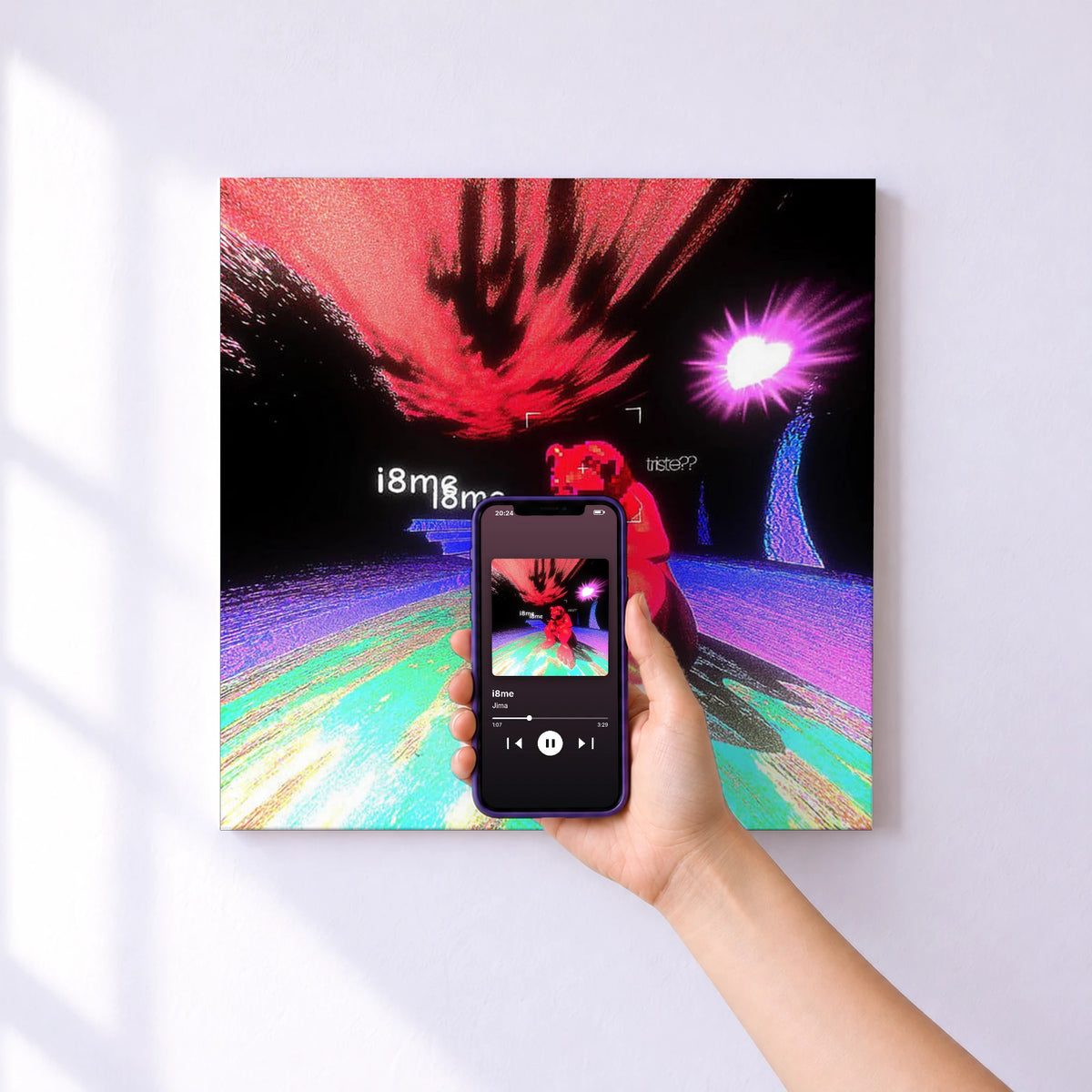 Affiche connectée i8me de Jima au mur : l'album se lance en approchant le téléphone