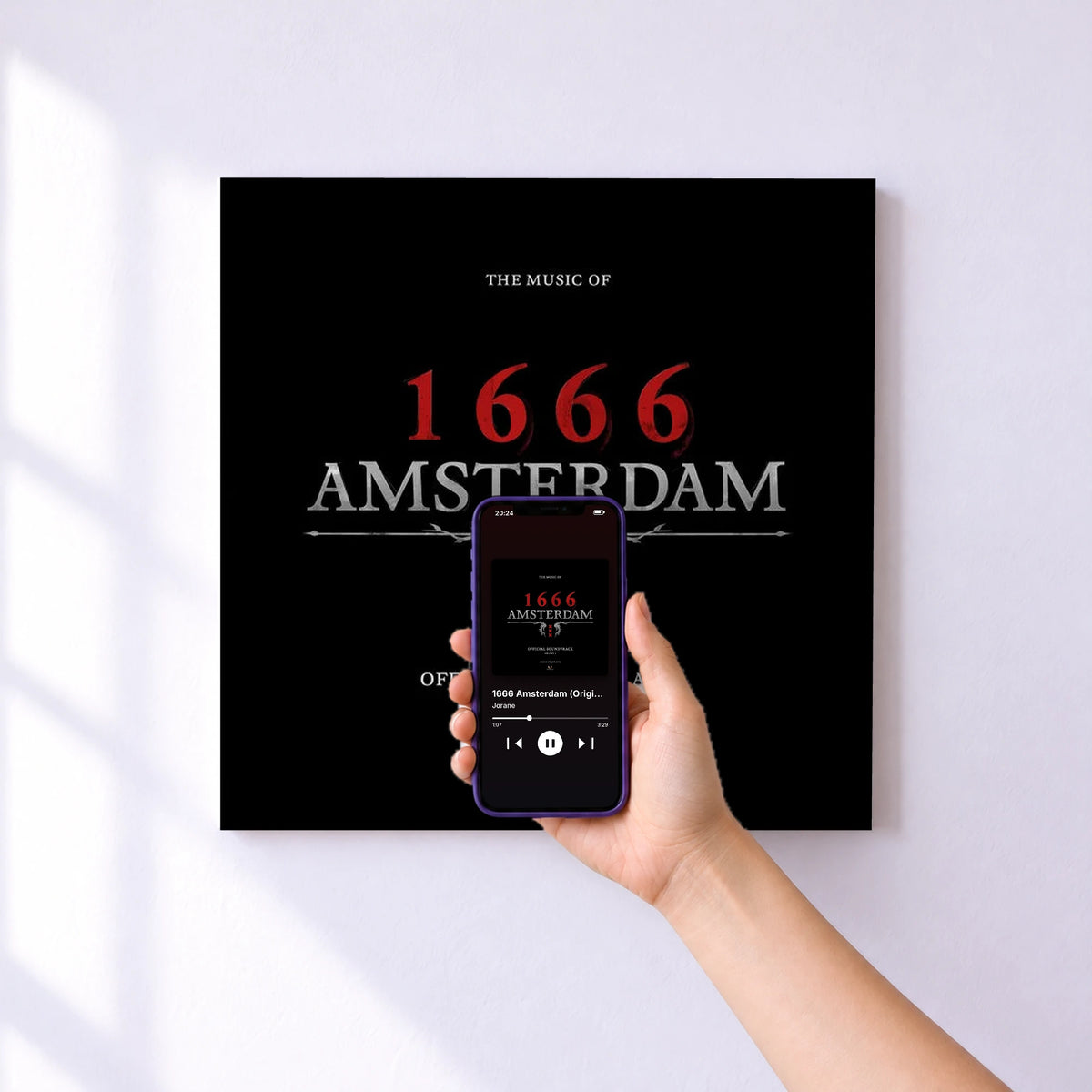 Affiche connectée 1666 Amsterdam (Original Video Soundtrack) - volume 1 de Jorane au mur : l'album se lance en approchant le téléphone