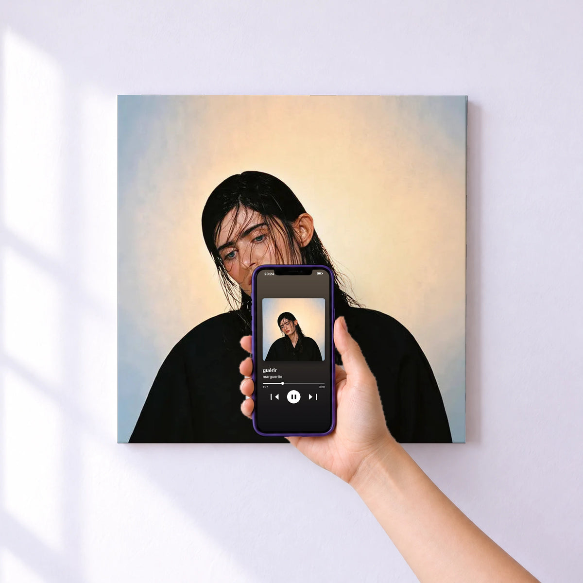 Affiche connectée guérir de marguerite au mur : l'album se lance en approchant le téléphone