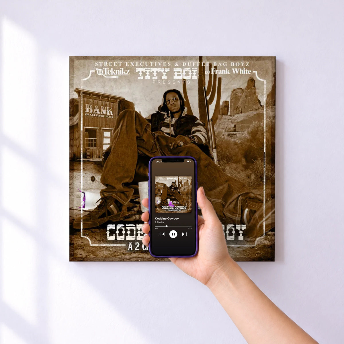 Affiche connectée Codeine Cowboy de 2 Chainz au mur : l'album se lance en approchant le téléphone