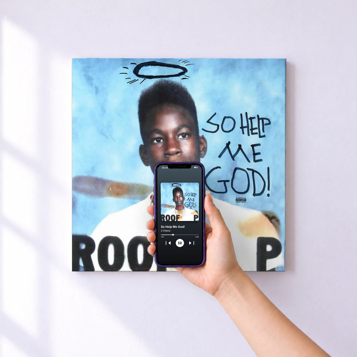 Affiche connectée So Help Me God! de 2 Chainz au mur : l'album se lance en approchant le téléphone