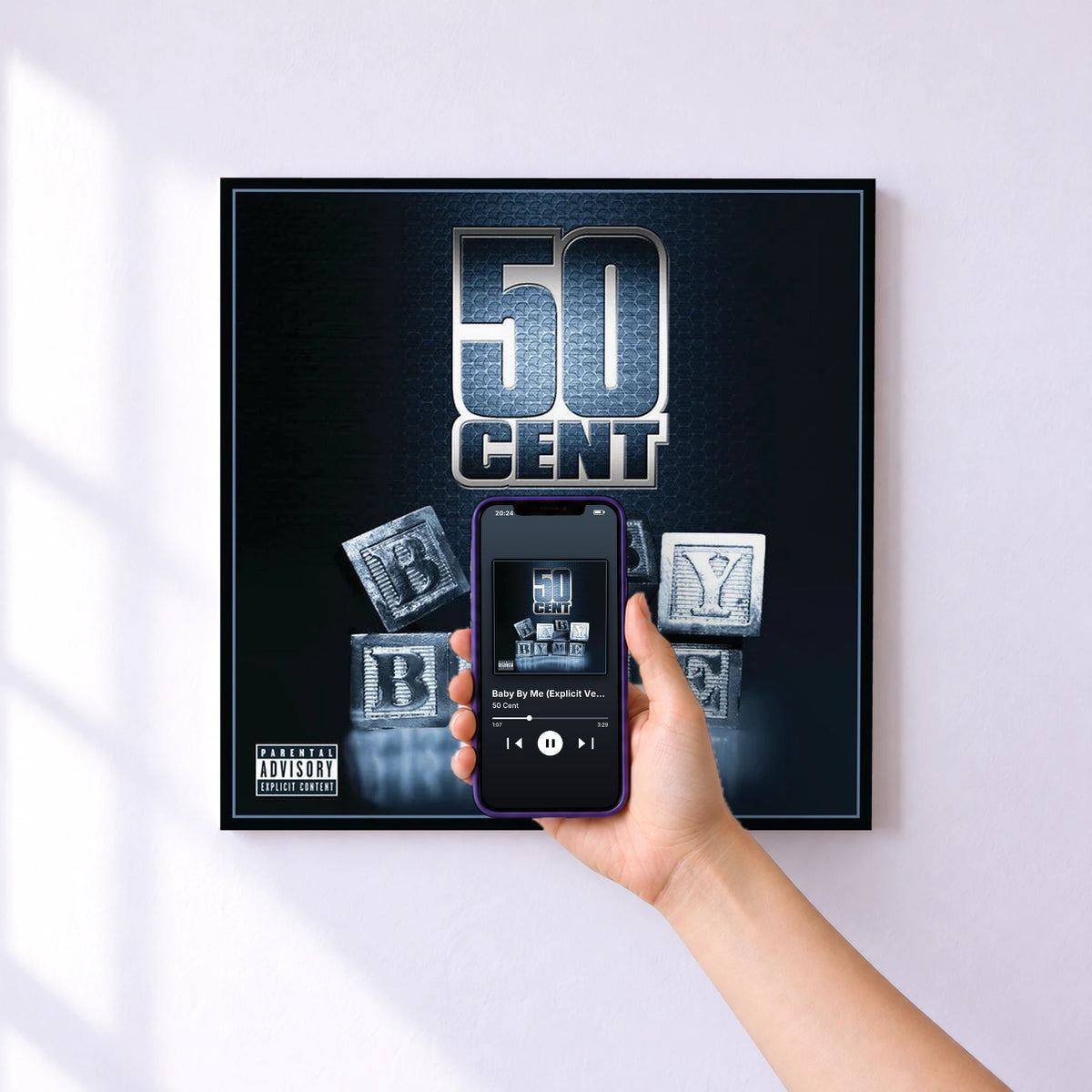 Affiche connectée Baby By Me (Explicit Version) de 50 Cent au mur : l'album se lance en approchant le téléphone