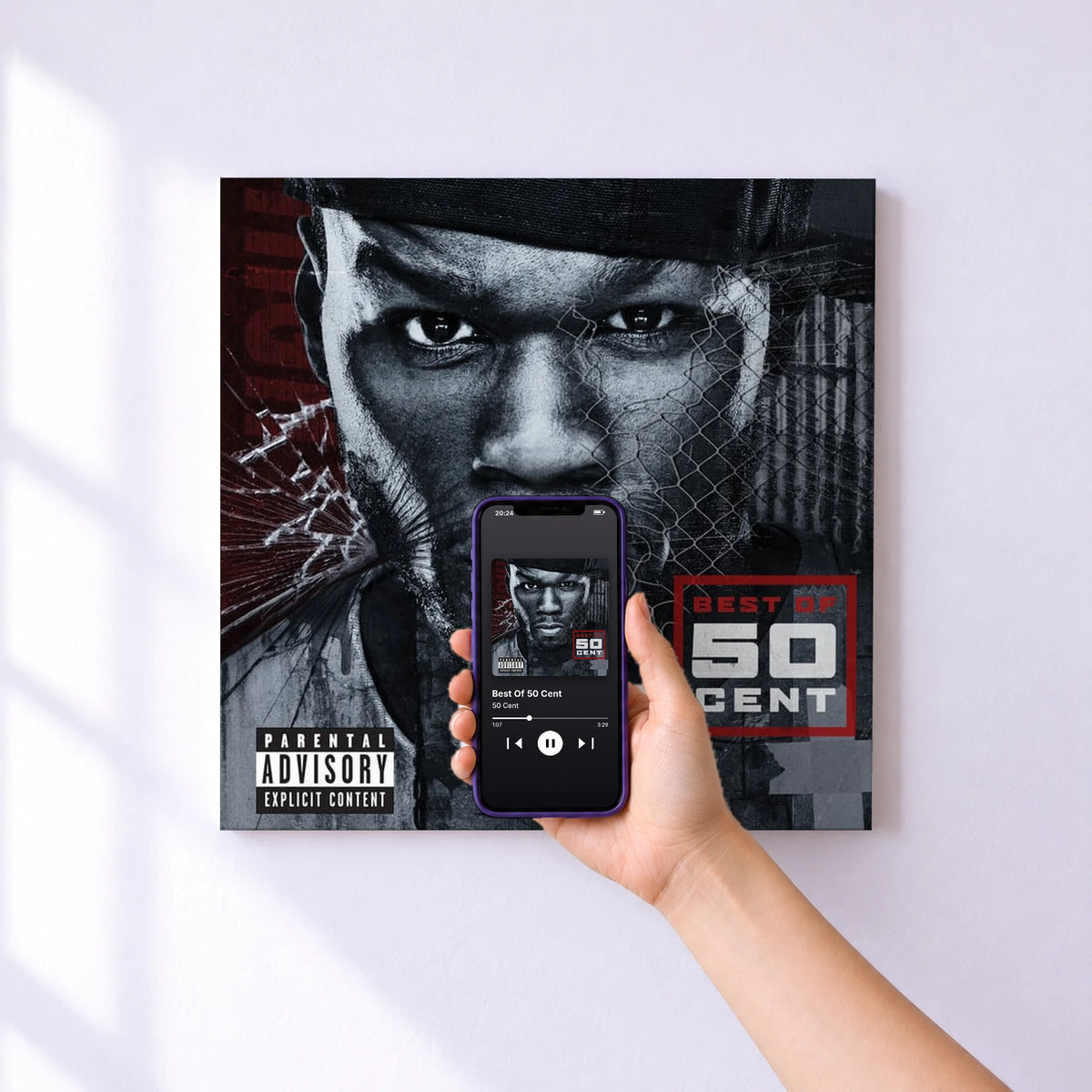Affiche connectée Best Of 50 Cent de 50 Cent au mur : l'album se lance en approchant le téléphone