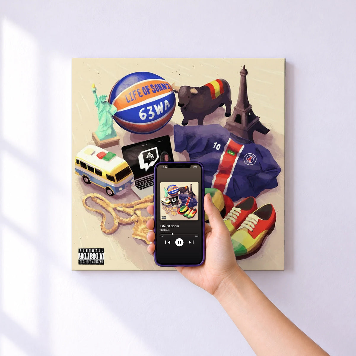 Affiche connectée Life Of Sonni de 63Sonni au mur : l'album se lance en approchant le téléphone