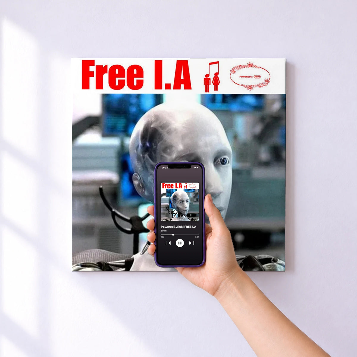 Affiche connectée PoweredByRuki FREE I.A de 8ruki au mur : l'album se lance en approchant le téléphone