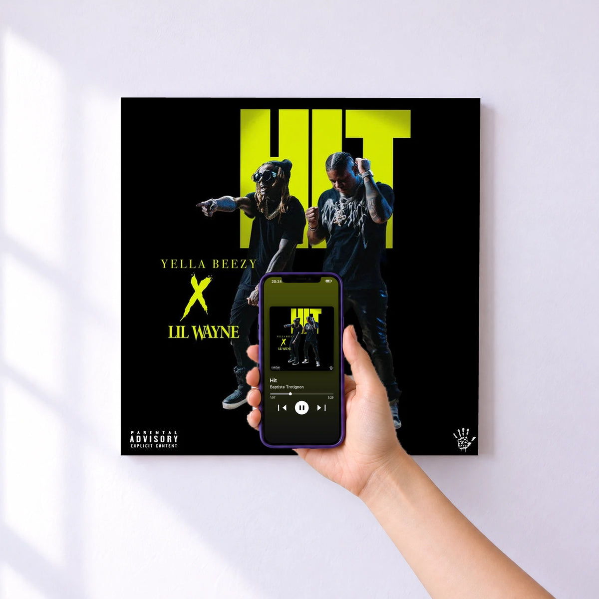 Affiche connectée Hit de Baptiste Trotignon au mur : l'album se lance en approchant le téléphone