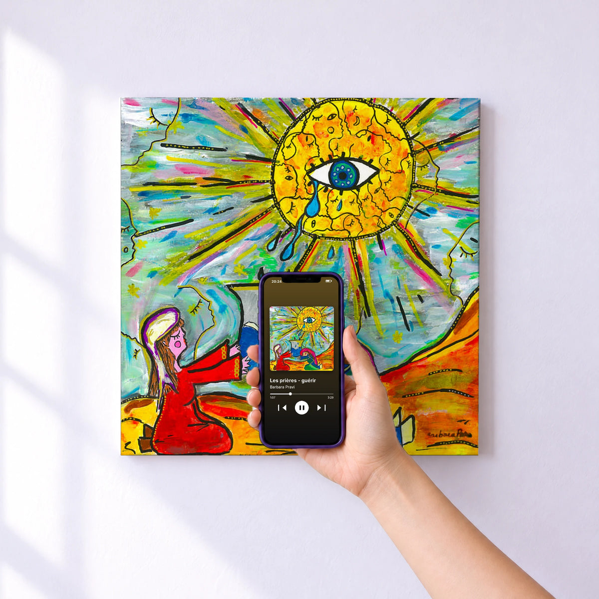 Affiche connectée Les prières - guérir de Barbara Pravi au mur : l'album se lance en approchant le téléphone