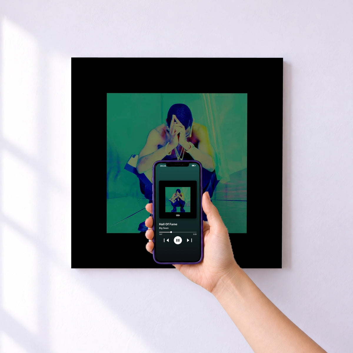 Affiche connectée Hall Of Fame de Big Sean au mur : l'album se lance en approchant le téléphone