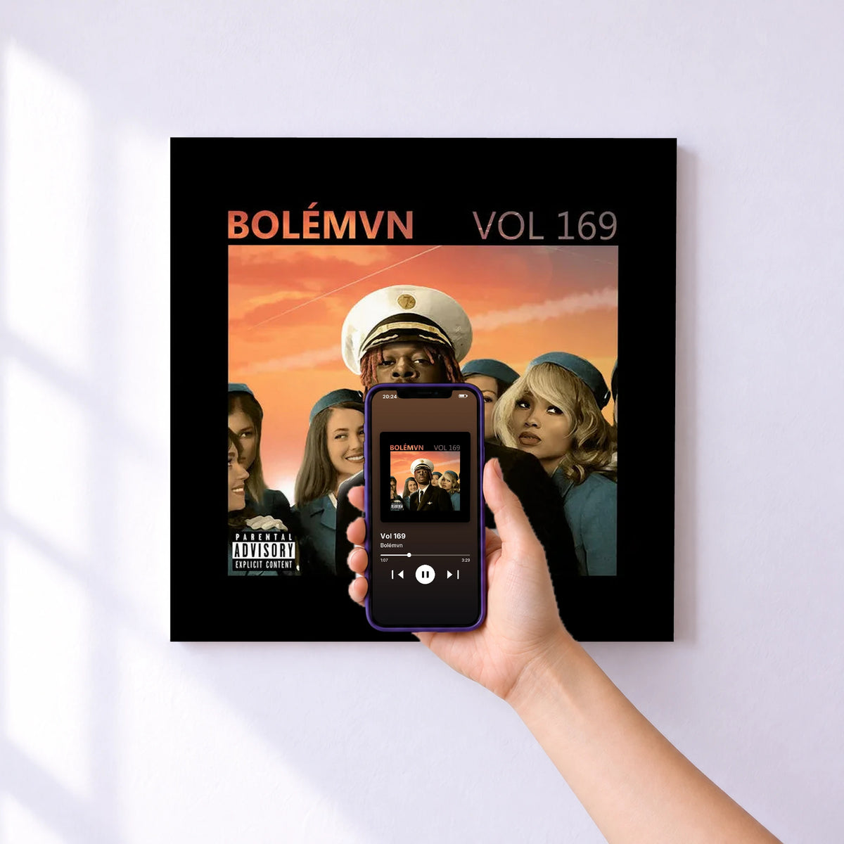 Affiche connectée Vol 169 de Bolémvn au mur : l'album se lance en approchant le téléphone