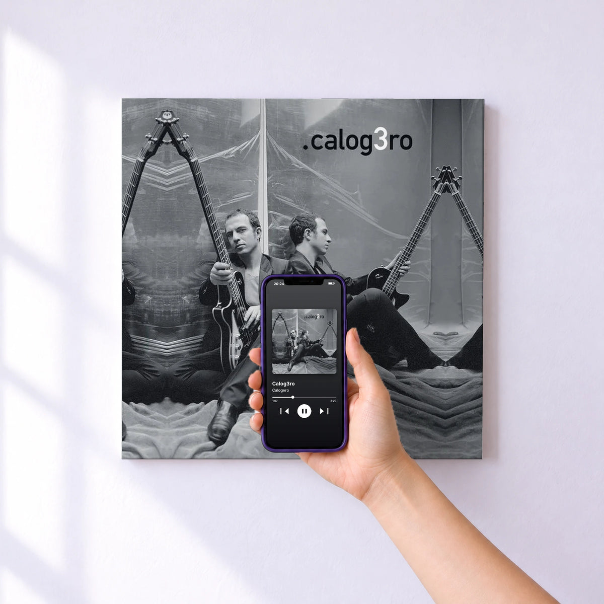 Affiche connectée Calog3ro de Calogero au mur : l'album se lance en approchant le téléphone