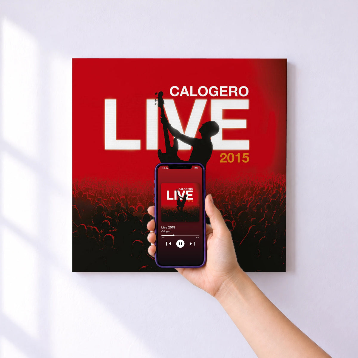 Affiche connectée Live 2015 de Calogero au mur : l'album se lance en approchant le téléphone