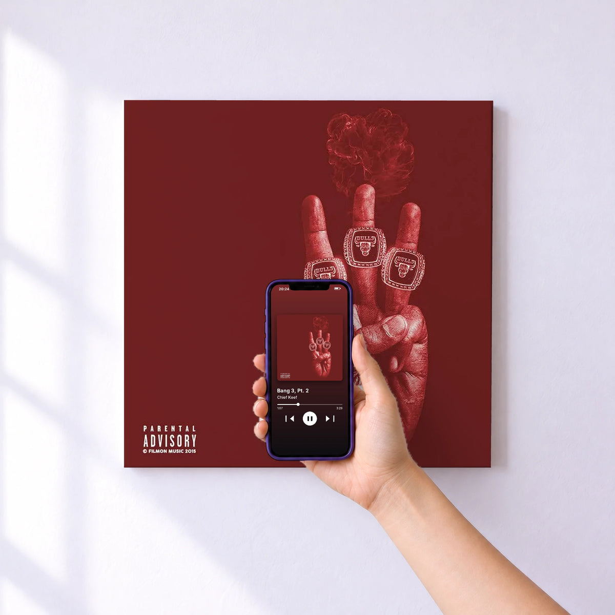 Affiche connectée Bang 3, Pt. 2 de Chief Keef au mur : l'album se lance en approchant le téléphone