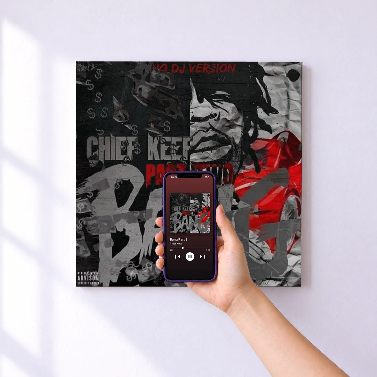Affiche connectée Bang Part 2 de Chief Keef au mur : l'album se lance en approchant le téléphone