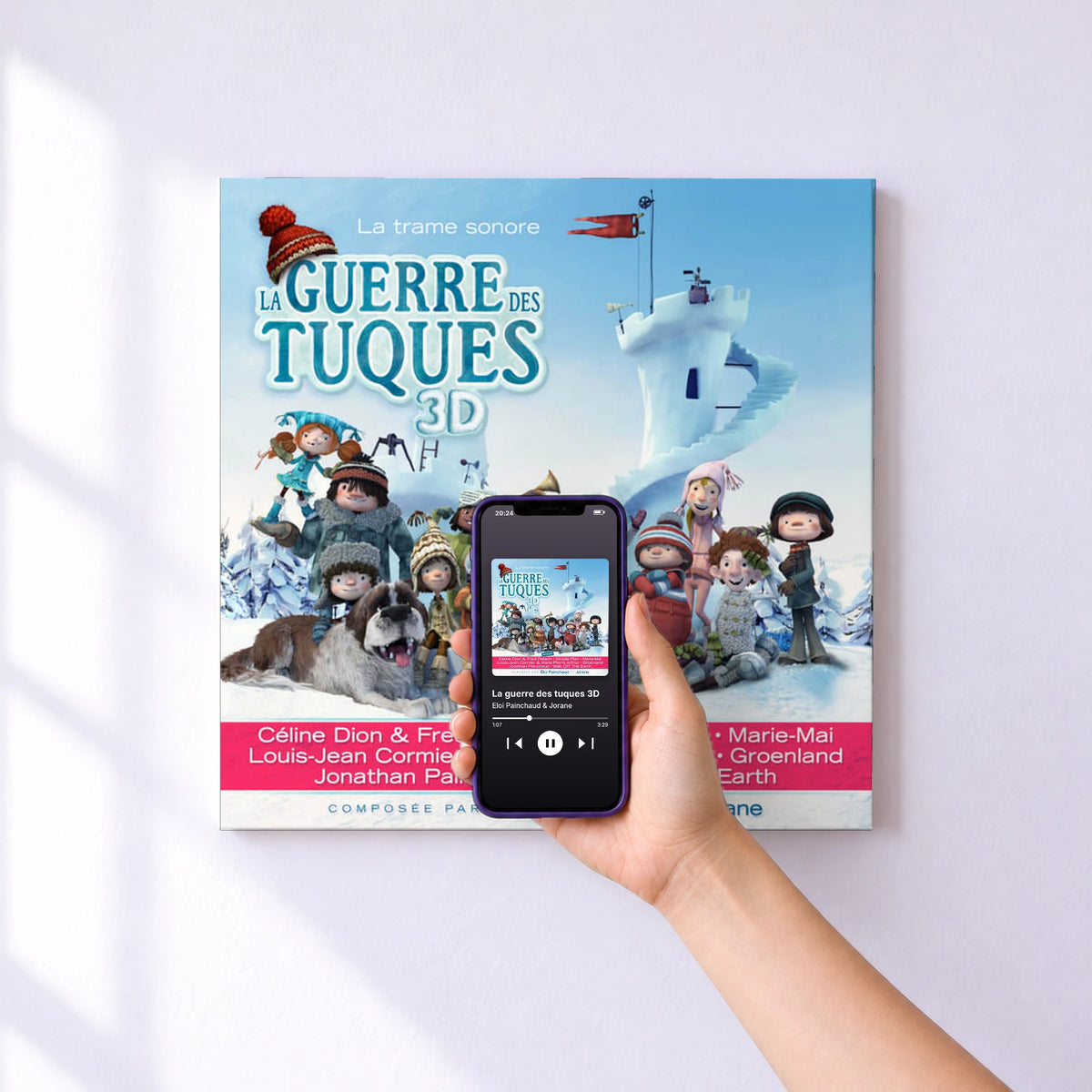 Affiche connectée La guerre des tuques 3D de Eloi Painchaud & Jorane au mur : l'album se lance en approchant le téléphone