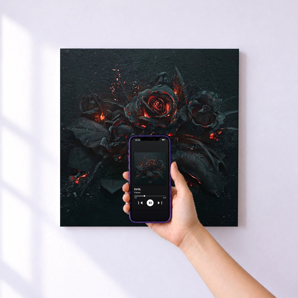 Affiche connectée EVOL de Future au mur : l'album se lance en approchant le téléphone