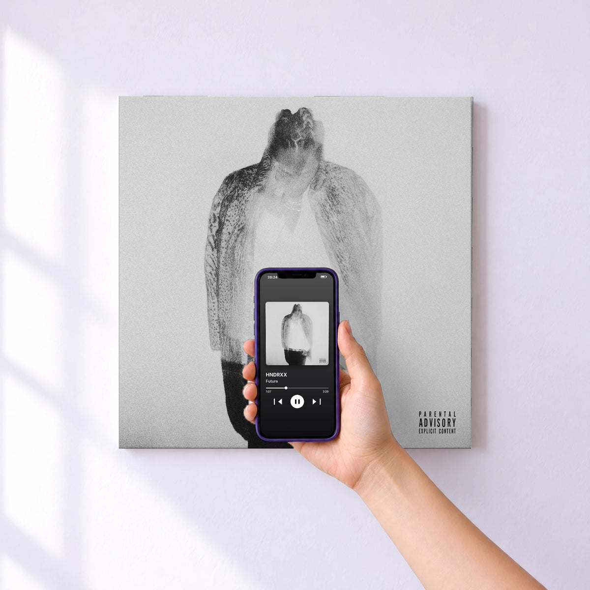 Affiche connectée HNDRXX de Future au mur : l'album se lance en approchant le téléphone