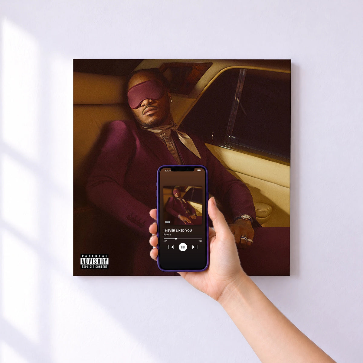 Affiche connectée I NEVER LIKED YOU de Future au mur : l'album se lance en approchant le téléphone