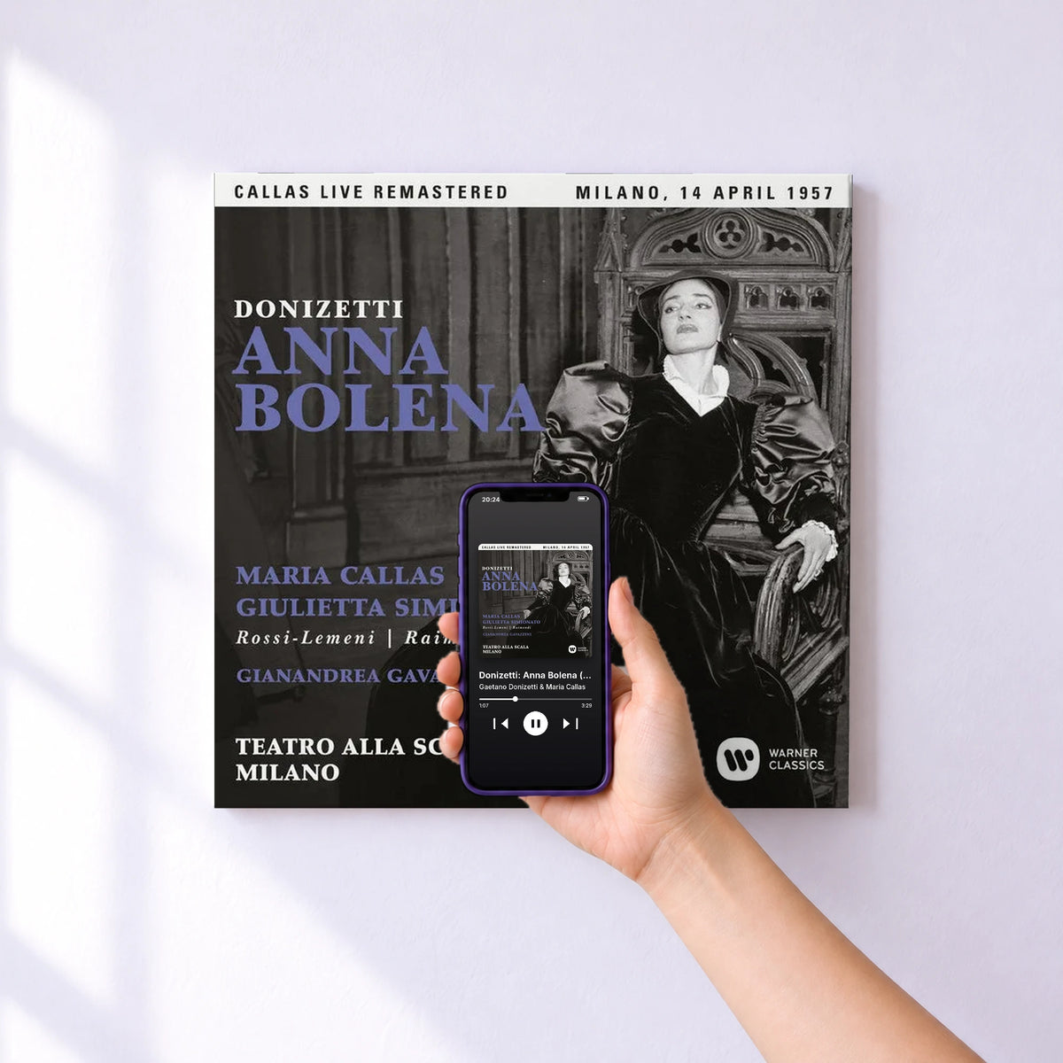 Affiche connectée Donizetti: Anna Bolena (1957 - Milan) - Callas Live Remastered de Gaetano Donizetti & Maria Callas au mur : l'album se lance en approchant le téléphone