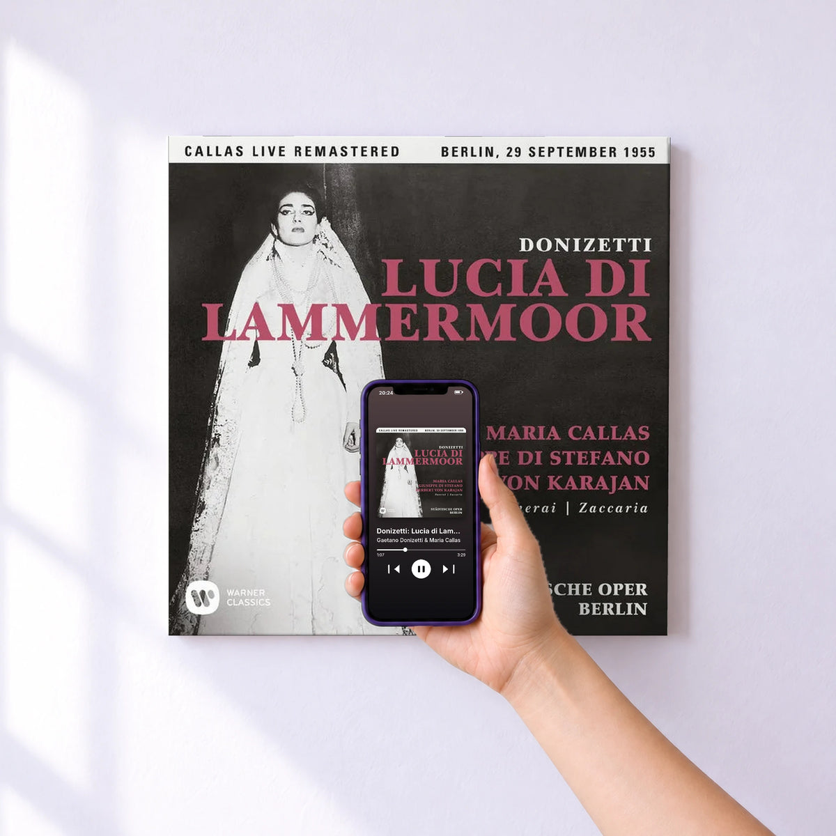 Affiche connectée Donizetti: Lucia di Lammermoor (1955 - Berlin) - Callas Live Remastered de Gaetano Donizetti & Maria Callas au mur : l'album se lance en approchant le téléphone