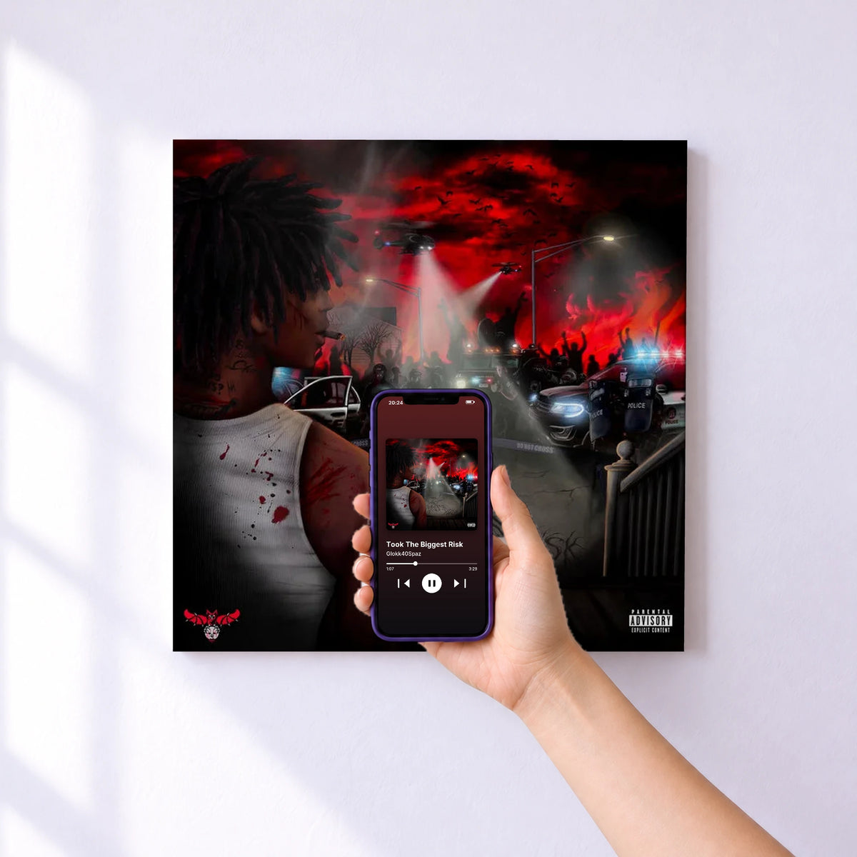 Affiche connectée Took The Biggest Risk de Glokk40Spaz au mur : l'album se lance en approchant le téléphone
