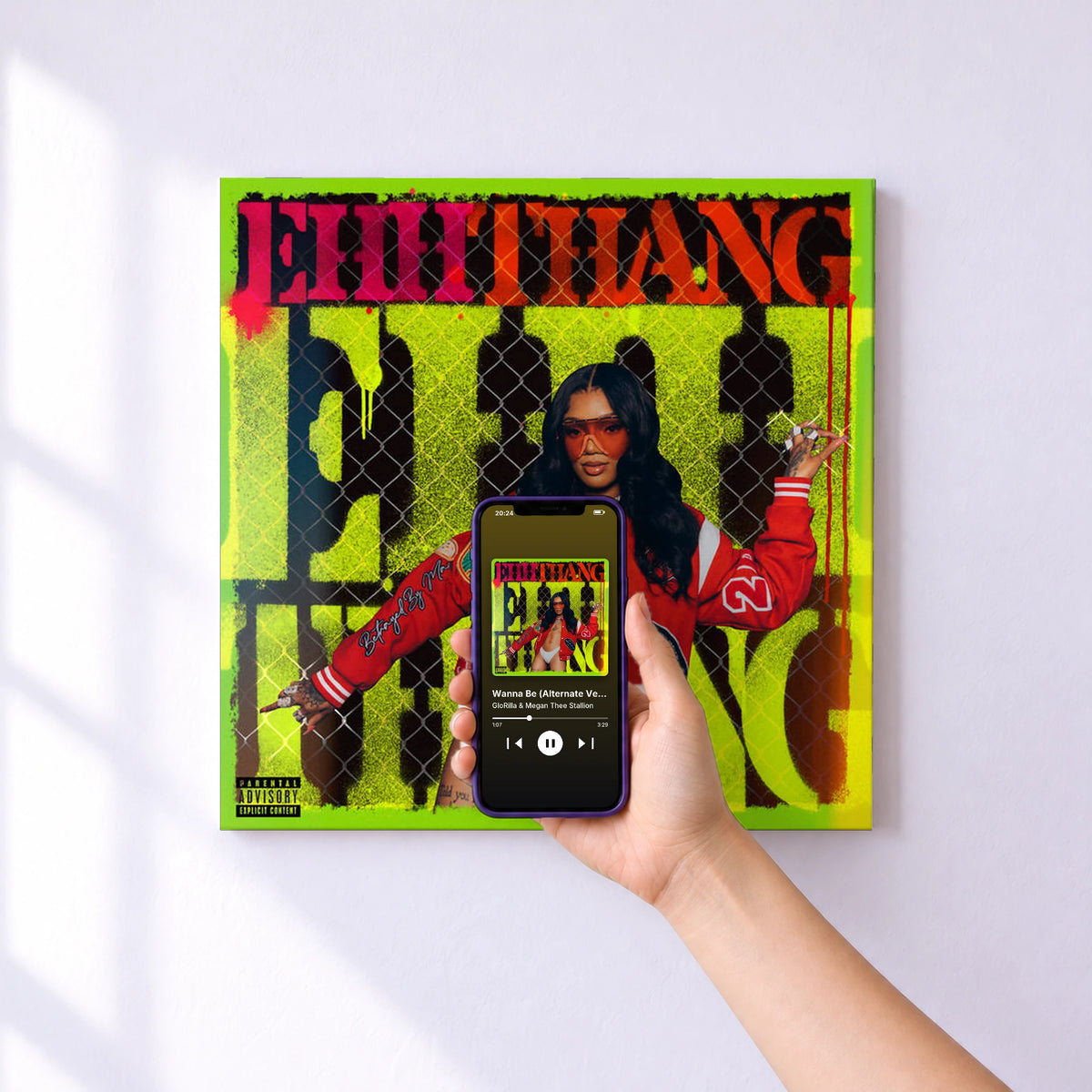 Affiche connectée Wanna Be (Alternate Versions) de GloRilla & Megan Thee Stallion au mur : l'album se lance en approchant le téléphone