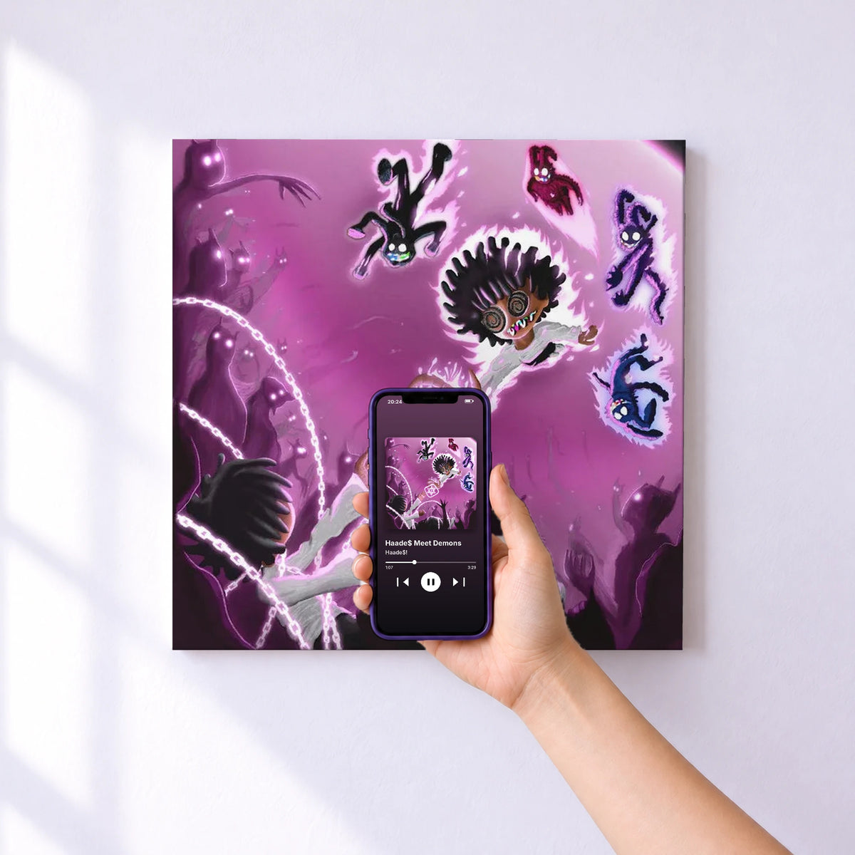 Affiche connectée Haade$ Meet Demons de Haade$! au mur : l'album se lance en approchant le téléphone