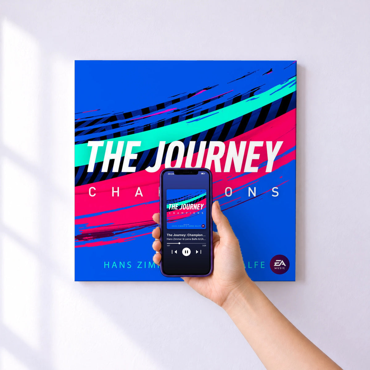 Affiche connectée The Journey: Champions (Original Soundtrack) de Hans Zimmer & Lorne Balfe & EA Games Soundtrack au mur : l'album se lance en approchant le téléphone
