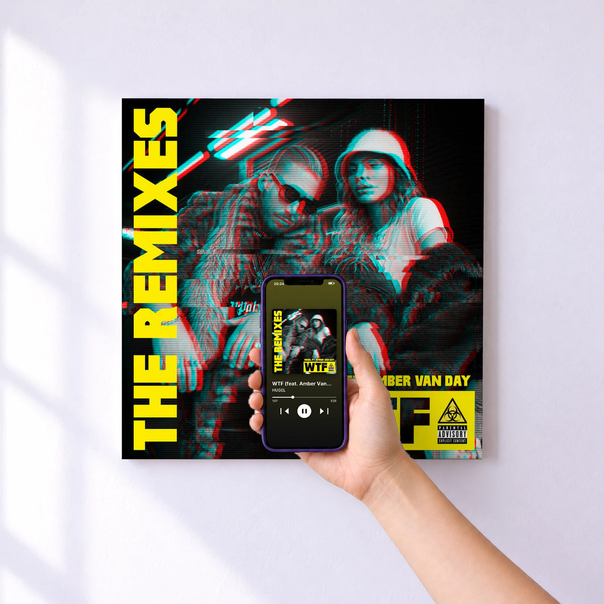 Affiche connectée WTF (feat. Amber Van Day) [The Remixes] de HUGEL au mur : l'album se lance en approchant le téléphone
