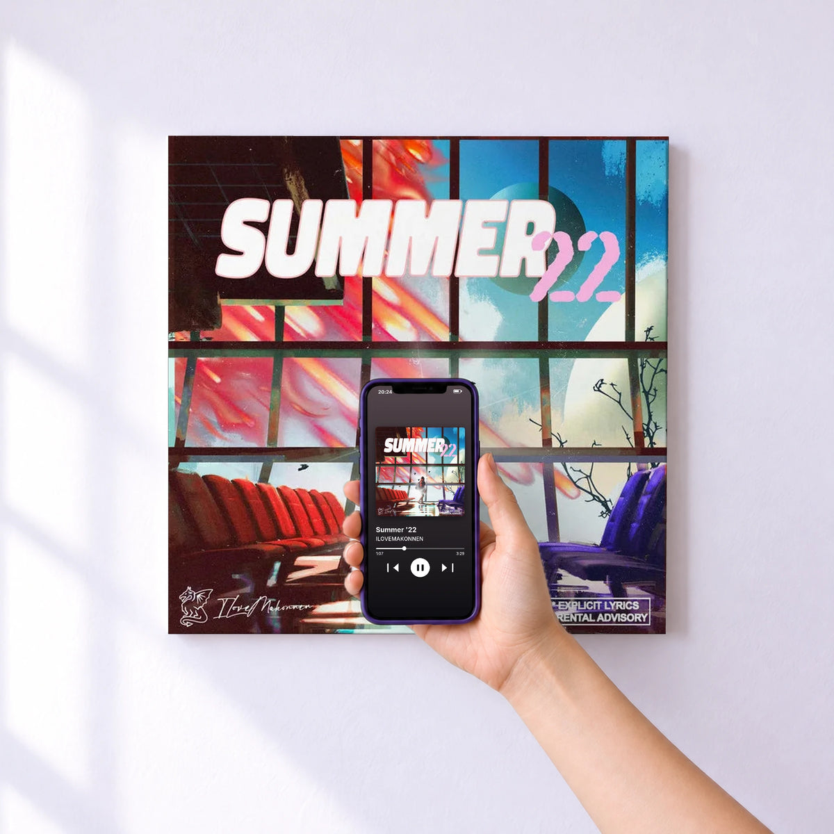 Affiche connectée Summer '22 de ILOVEMAKONNEN au mur : l'album se lance en approchant le téléphone