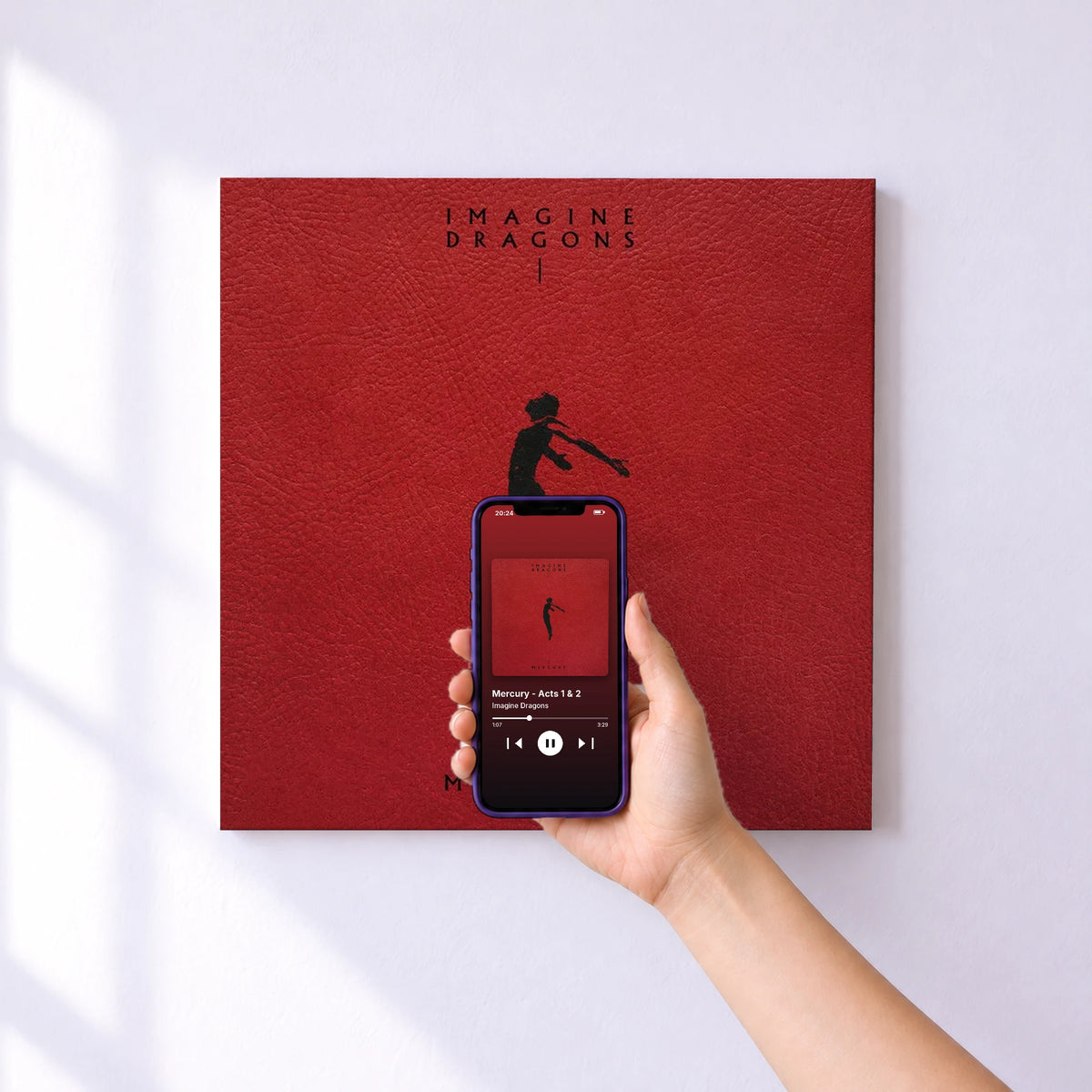 Affiche connectée Mercury - Acts 1 & 2 de Imagine Dragons au mur : l'album se lance en approchant le téléphone