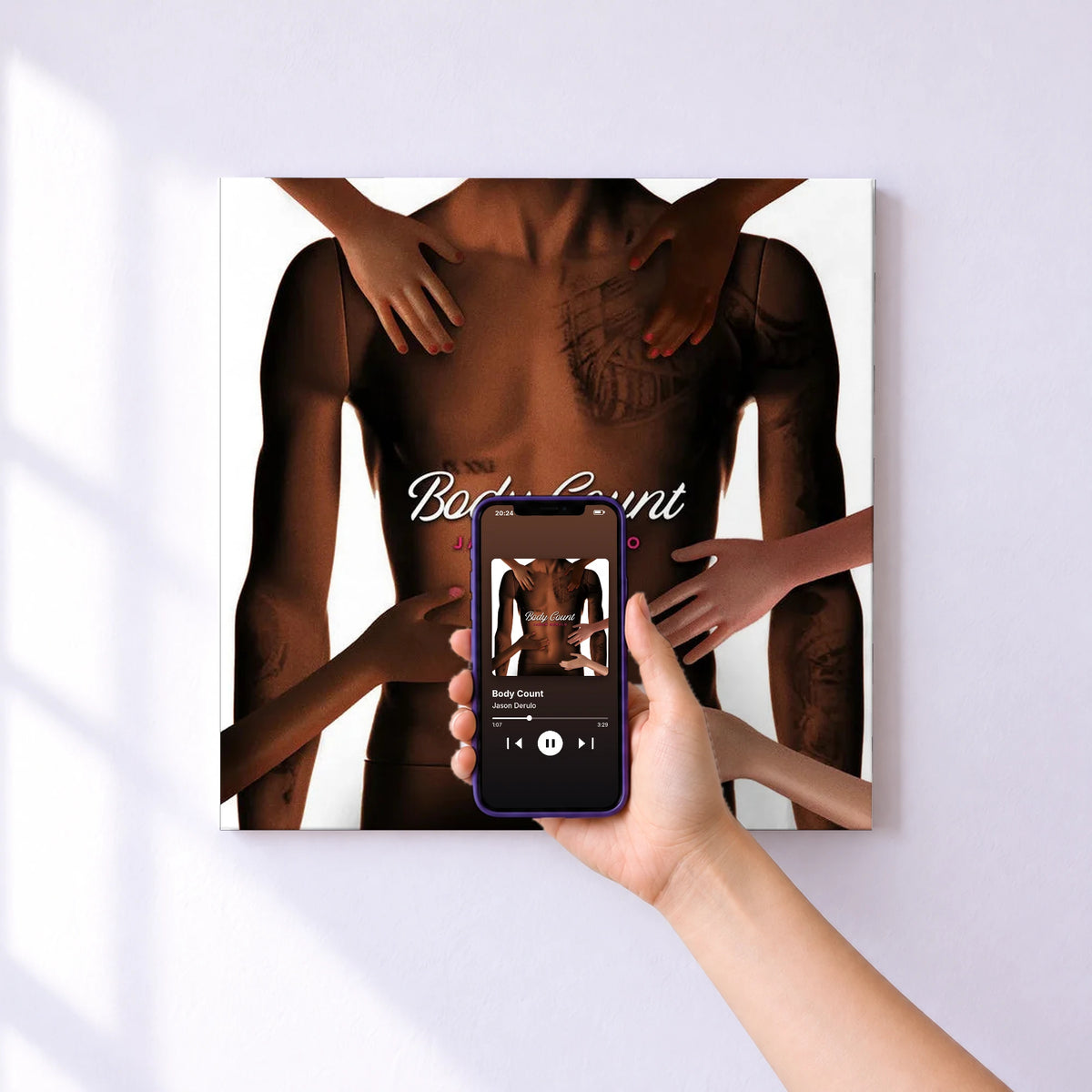Affiche connectée Body Count de Jason Derulo au mur : l'album se lance en approchant le téléphone