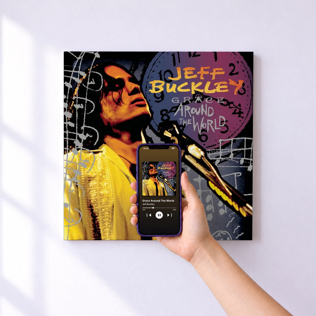 Affiche connectée Grace Around The World de Jeff Buckley au mur : l'album se lance en approchant le téléphone