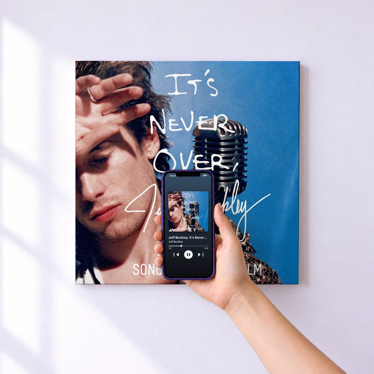 Affiche connectée Jeff Buckley: It's Never Over - Songs From the Film de Jeff Buckley au mur : l'album se lance en approchant le téléphone