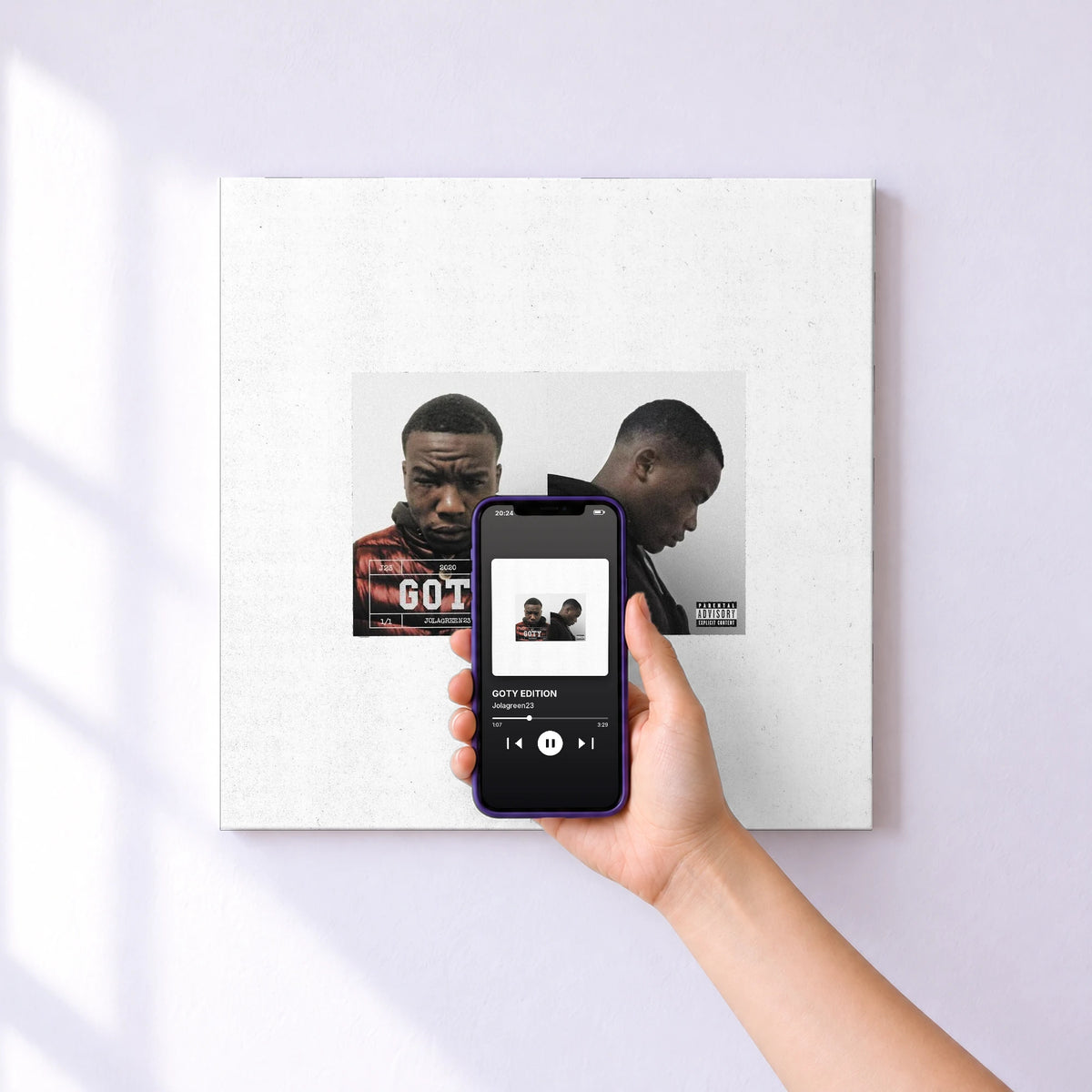 Affiche connectée GOTY EDITION de Jolagreen23 au mur : l'album se lance en approchant le téléphone