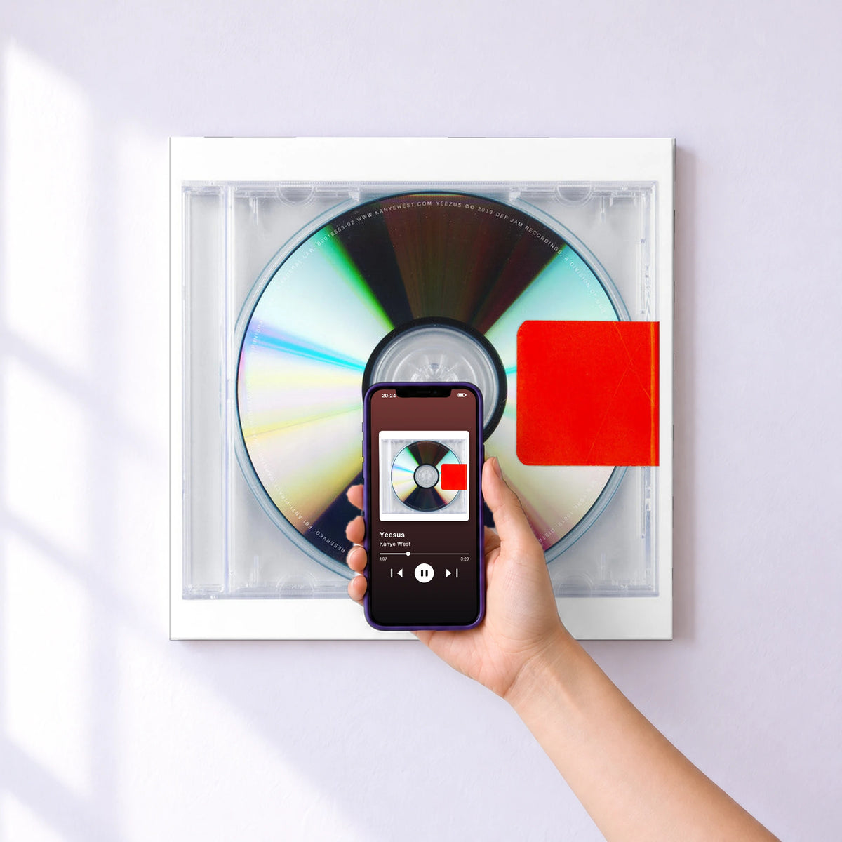 Affiche connectée Yeesus de Kanye West au mur : l'album se lance en approchant le téléphone