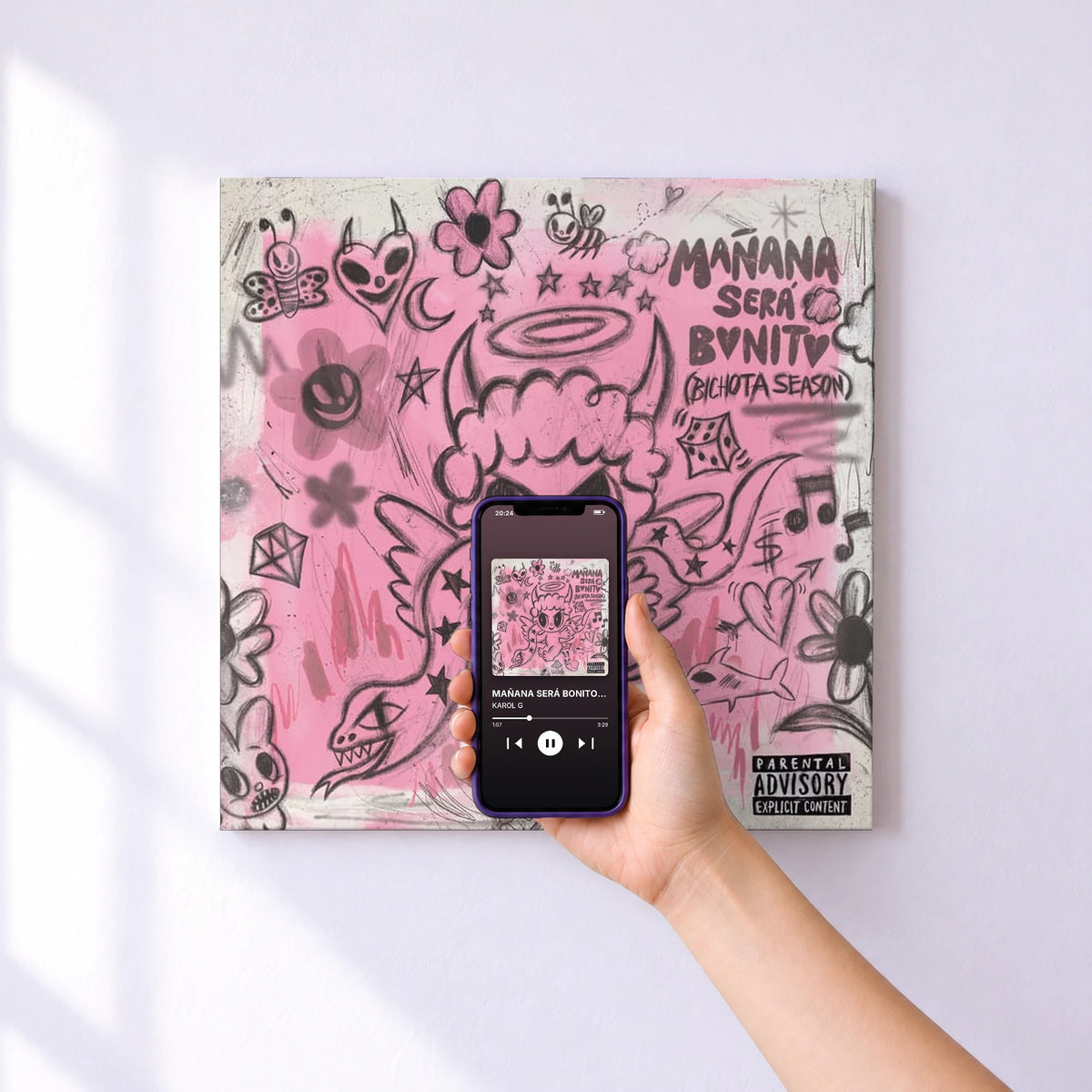 Affiche connectée MAÑANA SERÁ BONITO (BICHOTA SEASON) de KAROL G au mur : l'album se lance en approchant le téléphone