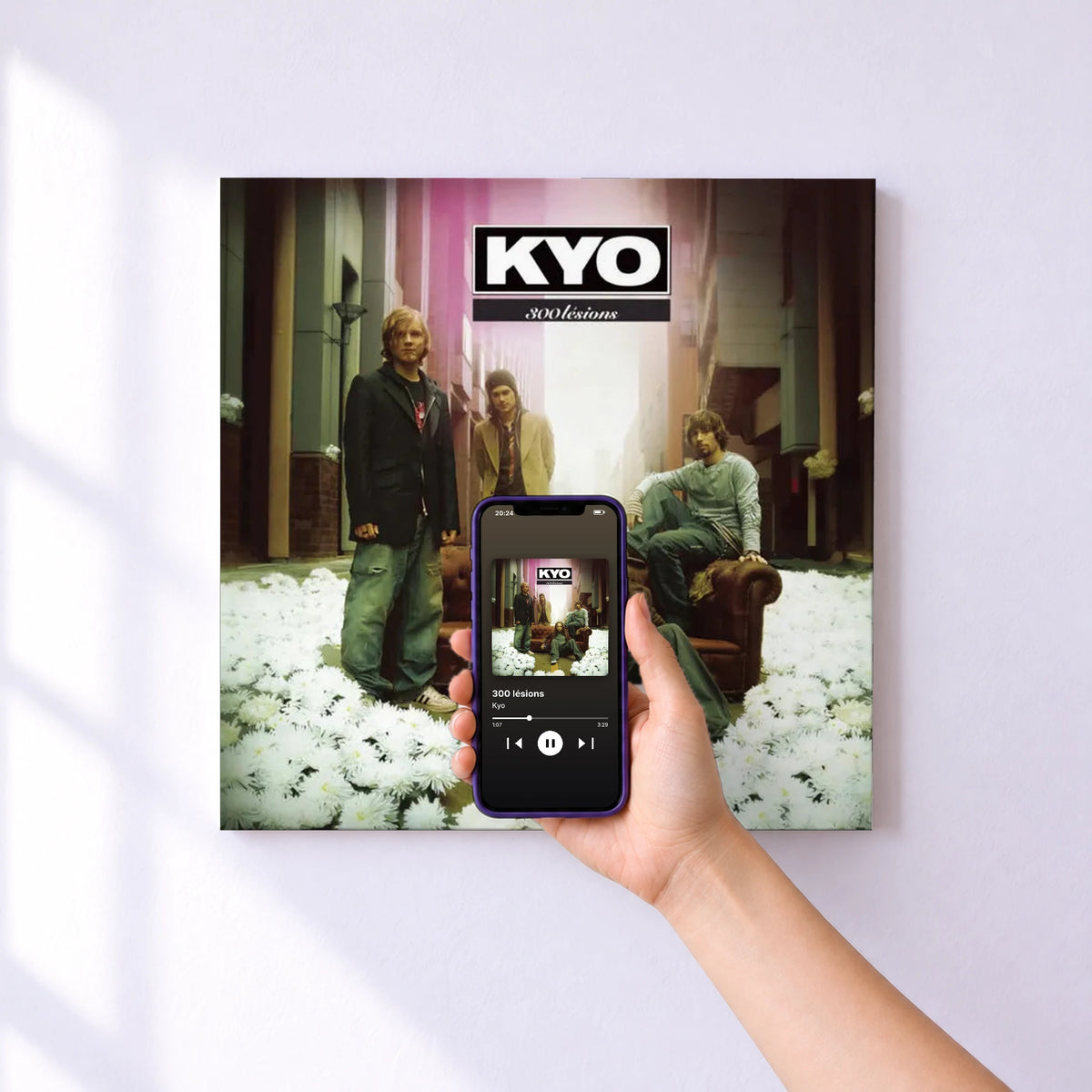 Affiche connectée 300 lésions de Kyo au mur : l'album se lance en approchant le téléphone
