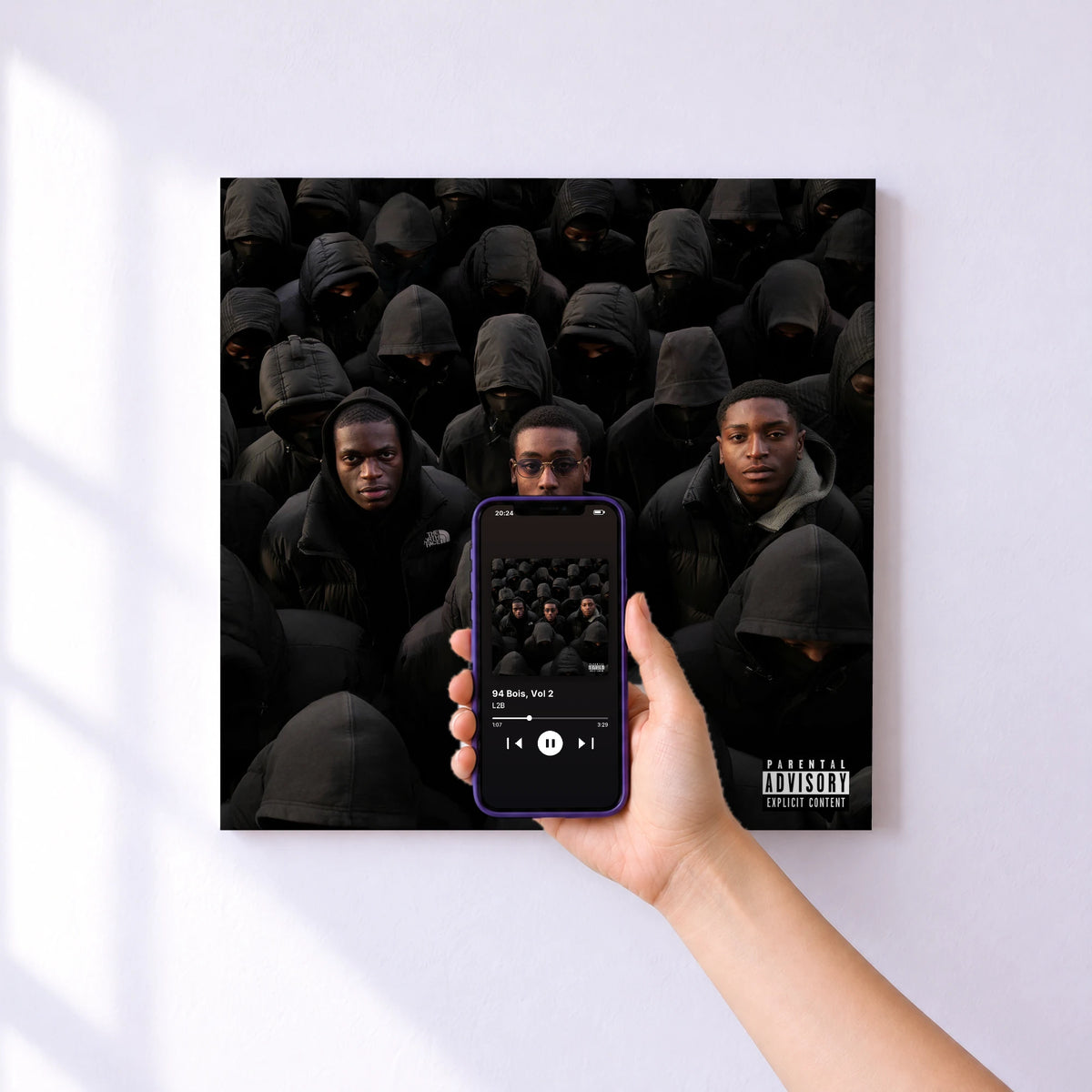Affiche connectée 94 Bois, Vol 2 de L2B au mur : l'album se lance en approchant le téléphone