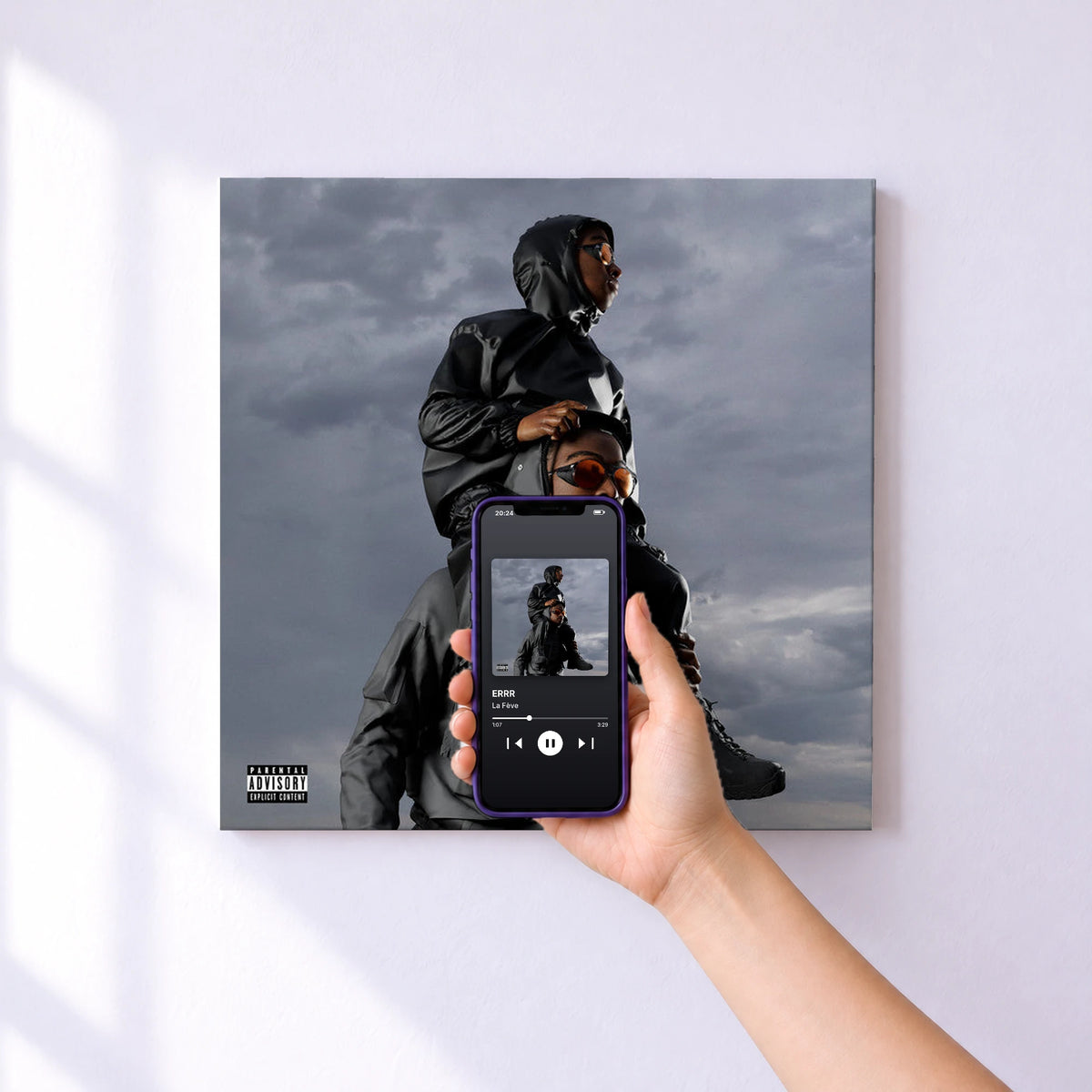 Affiche connectée ERRR de La Fève au mur : l'album se lance en approchant le téléphone