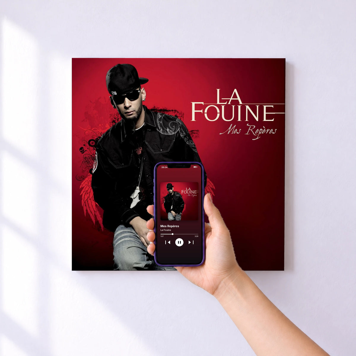 Affiche connectée Mes Repères de La Fouine au mur : l'album se lance en approchant le téléphone